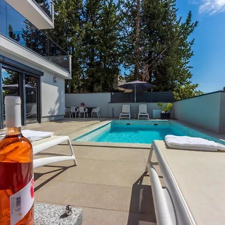 Oasis 2 - Emilia - Hr-10679-02 By Interhome Crikvenica